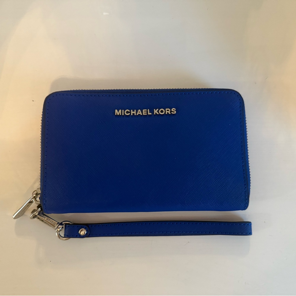 Michael Kors wristlet